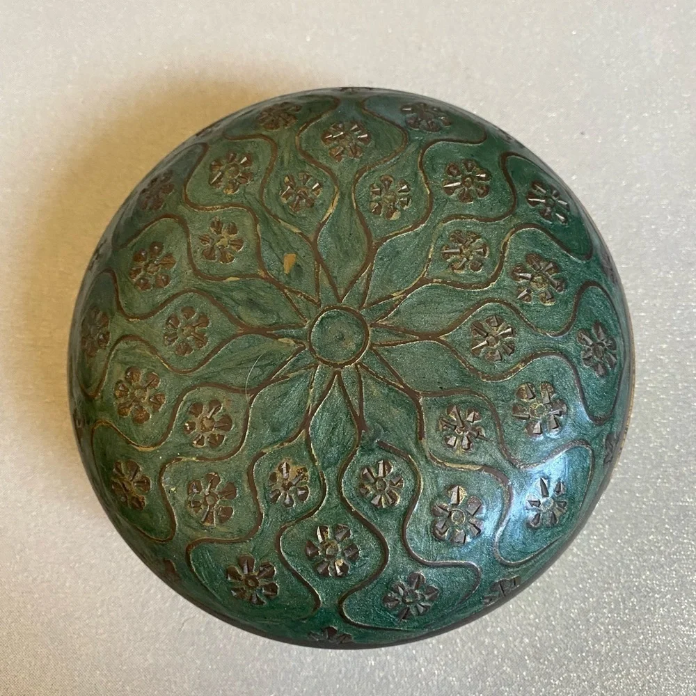 Vintage round green and gold tone floral motif jewelry box with lid